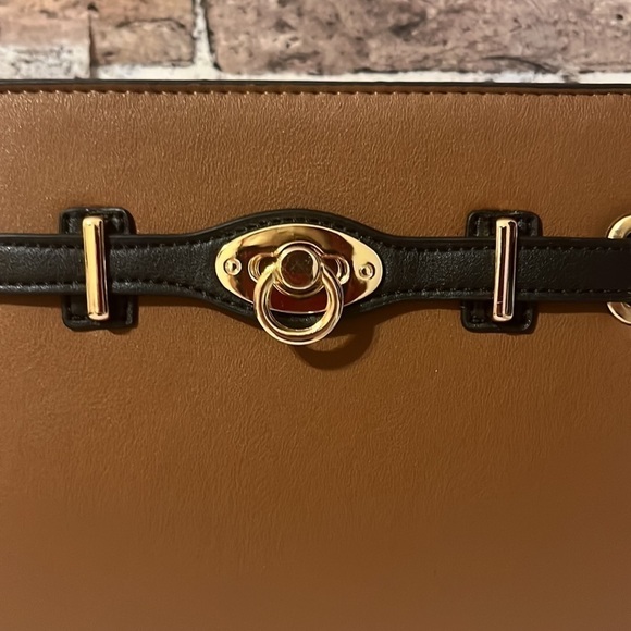 Adrienne Vittadini Wall Street Style Crossbody Handbag - Picture 5 of 11